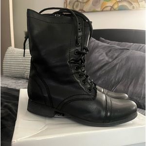 STEVE MADDEN (WORN ONCE!!!!)